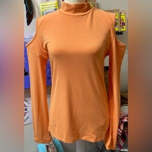 Herlollychips cold, shoulder, mock turtleneck, super soft, size L, NWT